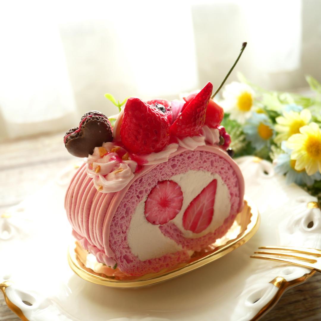 【マロングラッセ様】苺づくし♡可愛いロールケーキ/薔薇♡苺の贅沢マカロンケーキ◆