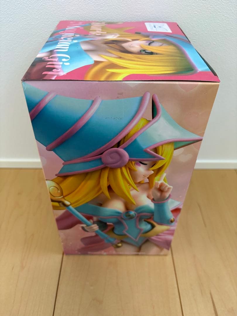 遊戯王 ブラック・マジシャン・ガール HereDitail クリーミーカラー