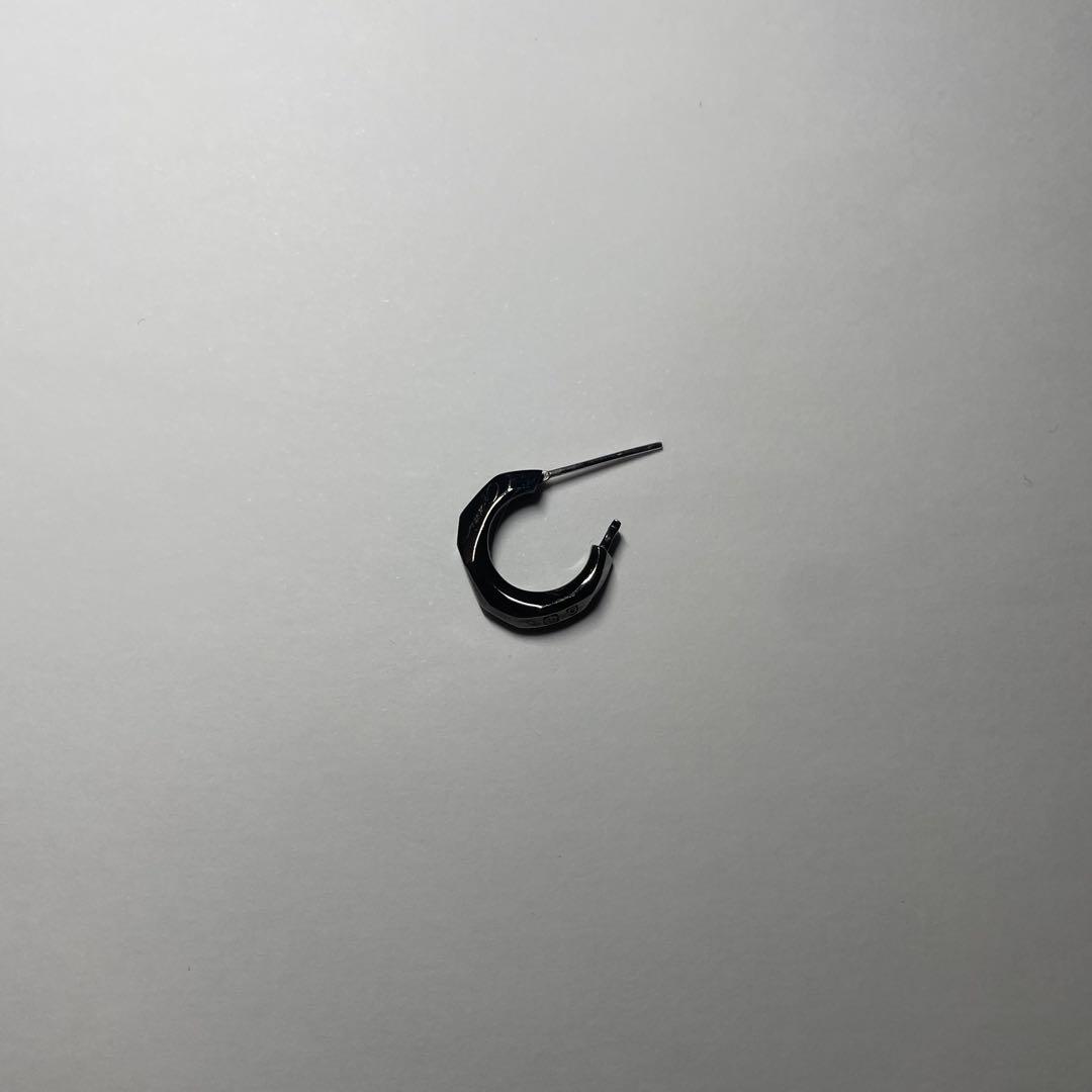 【美品】GARNI ブラック フープピアス “左”耳用 （ショッパー付）