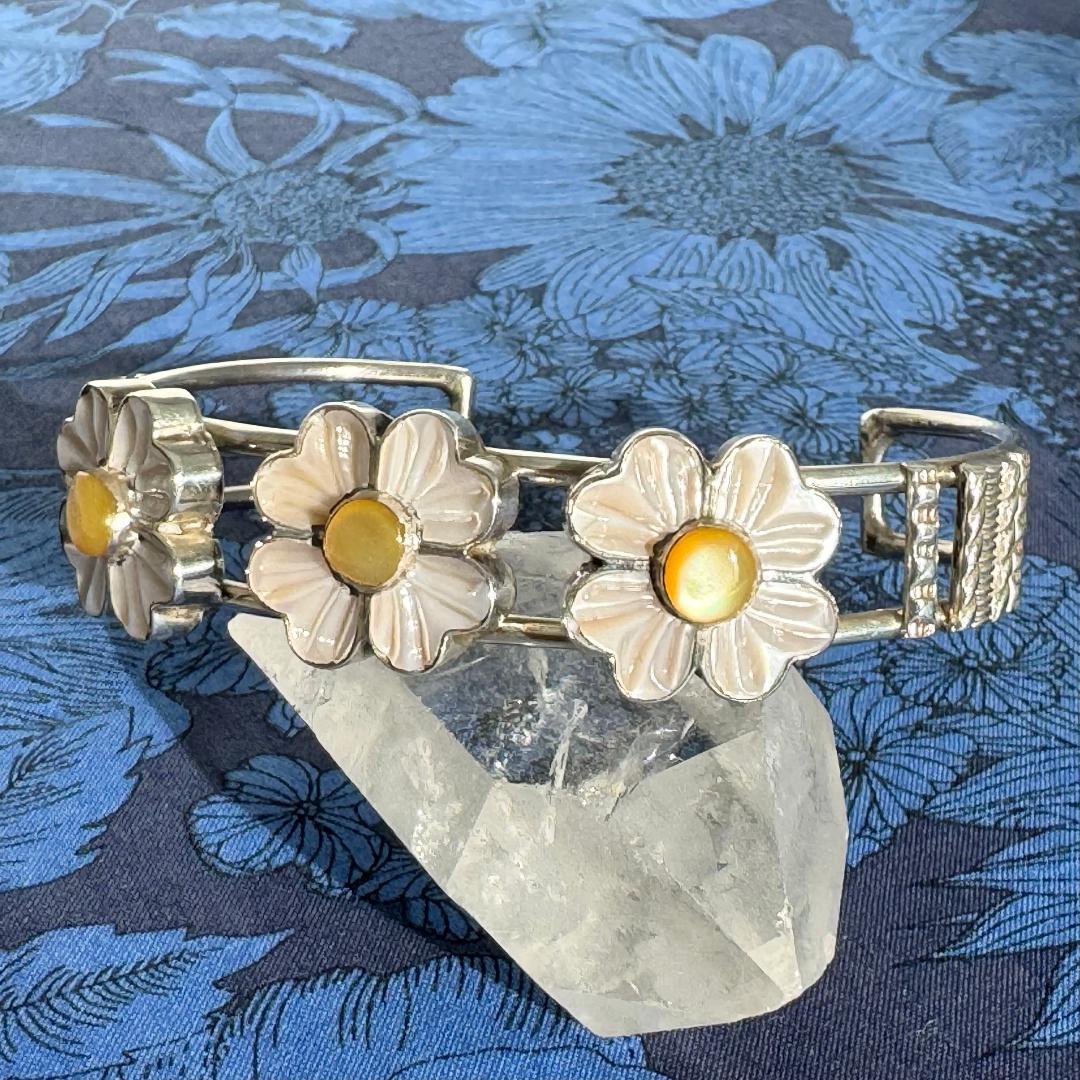 1990s　ヴィンテージ　シェル　フラワー　ブレスレット　インディアンジュエリー