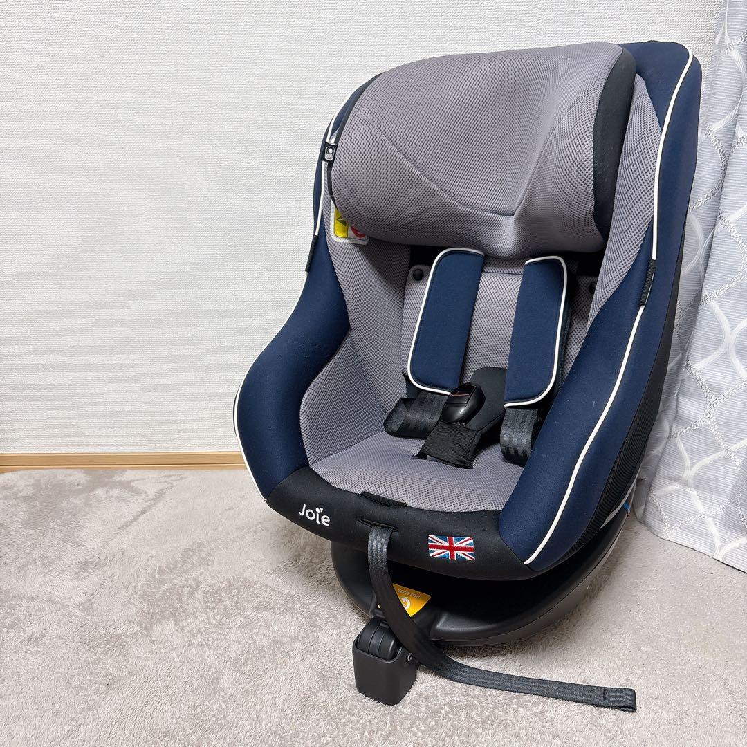 チャイルドシート Joieアーク360°（ブラック&ネイビー） ISOFIX - メルカリ