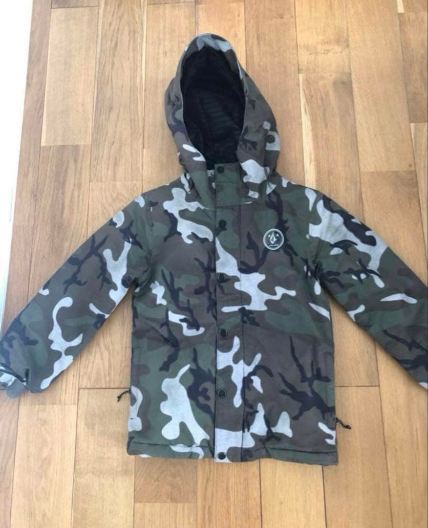 VOLCOM★スノーボードウェア&パンツセットXS　ピップパッドのおまけ付き