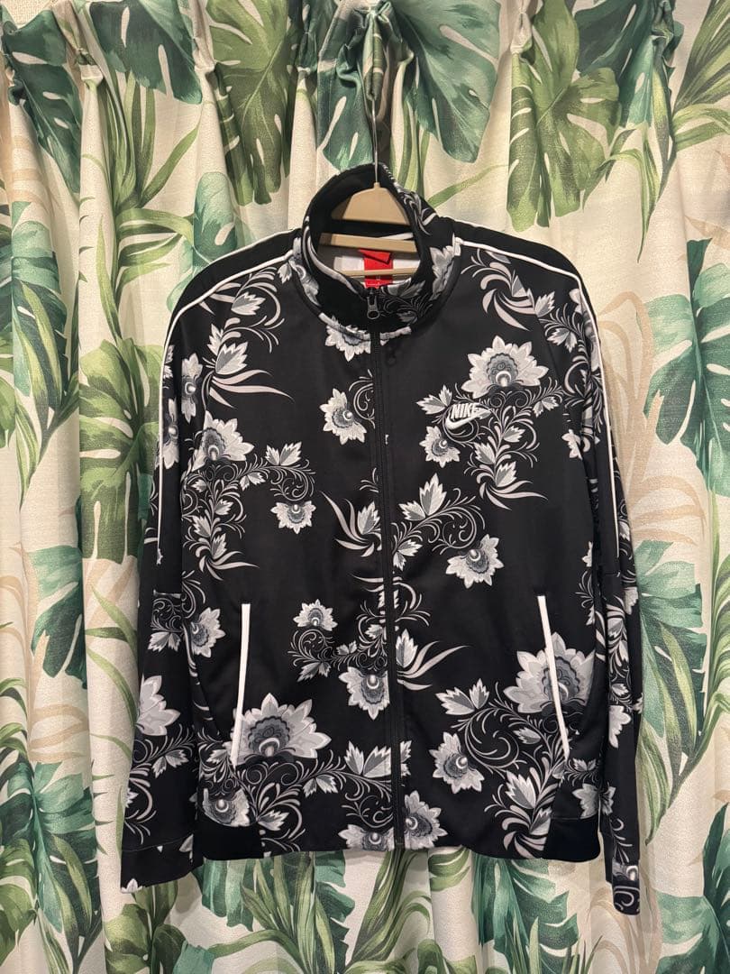NIKEフローラルジップアップジャケット 黒/白