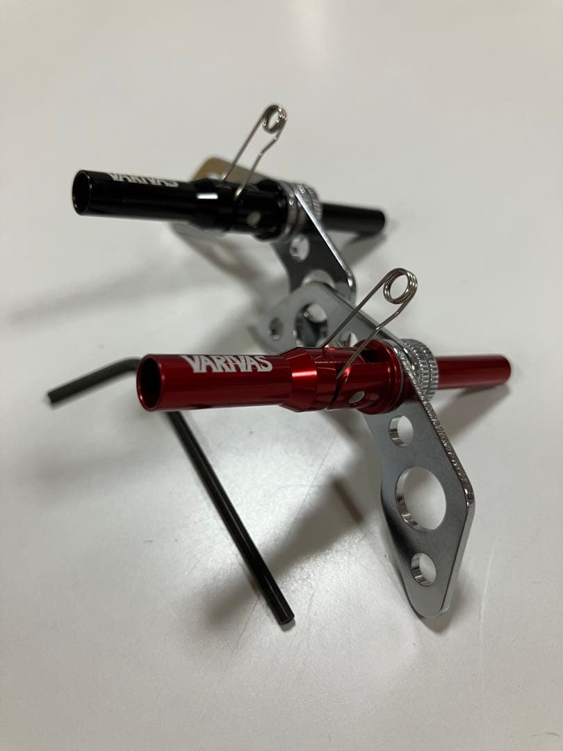 美品 ワカサギ電動リール VARIVAS 可変ソケット ブラック.レッド 2本