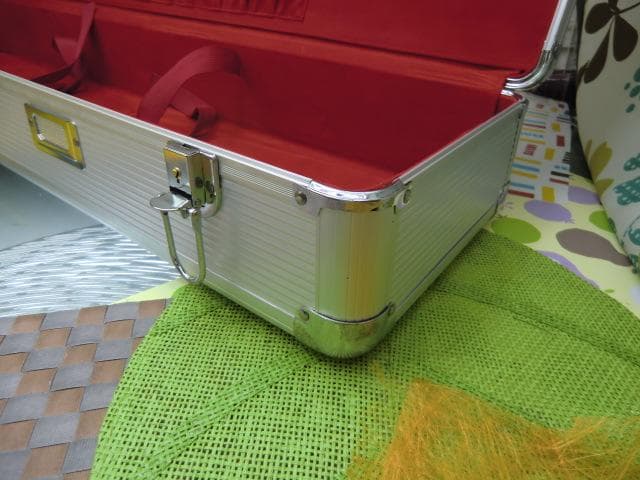 新品未使用(送料無料)12.000円　沖縄三線専用　二丁入アルミハードケース