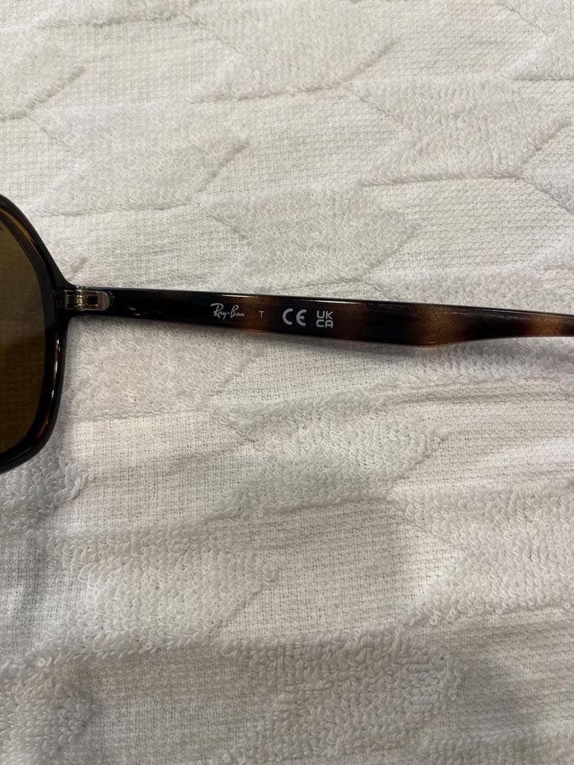 新品未使用 レイバン サングラス RB4361