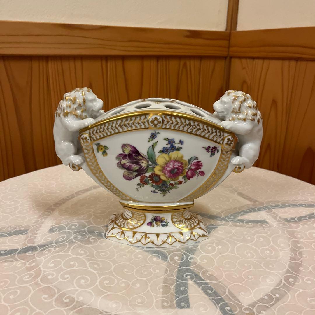   花柄陶磁 ライオン持ち手 花瓶 陶磁器製