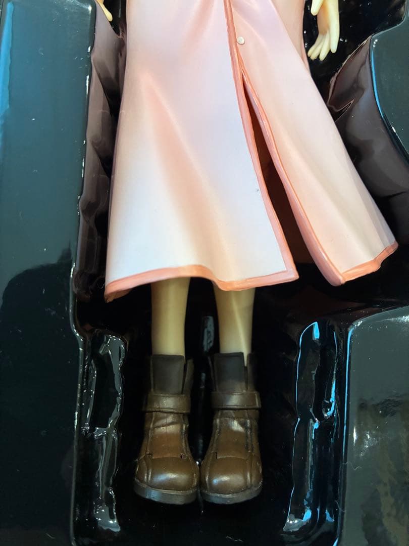 ファイナルファンタジー FF7 エアリス プレイアーツ改 クライシスコア