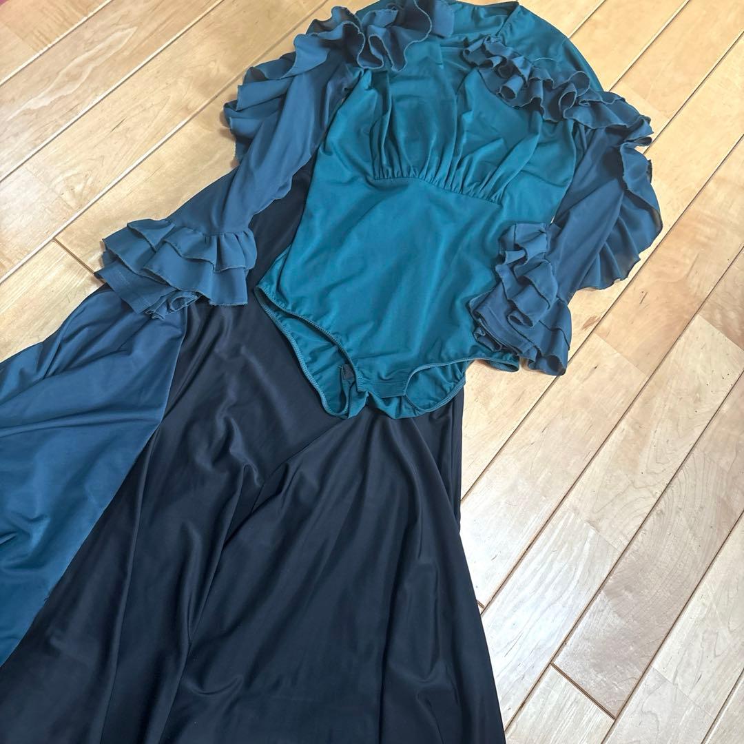 リコ様専用 社交ダンスダークグリーン フリルトップスと切り替え