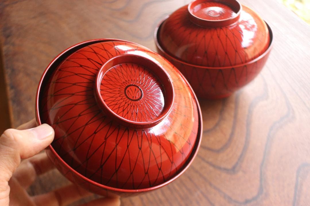 上質朱漆に風情ある網目文の美しい大ぶり煮物椀2点（検輪島塗雑煮椀