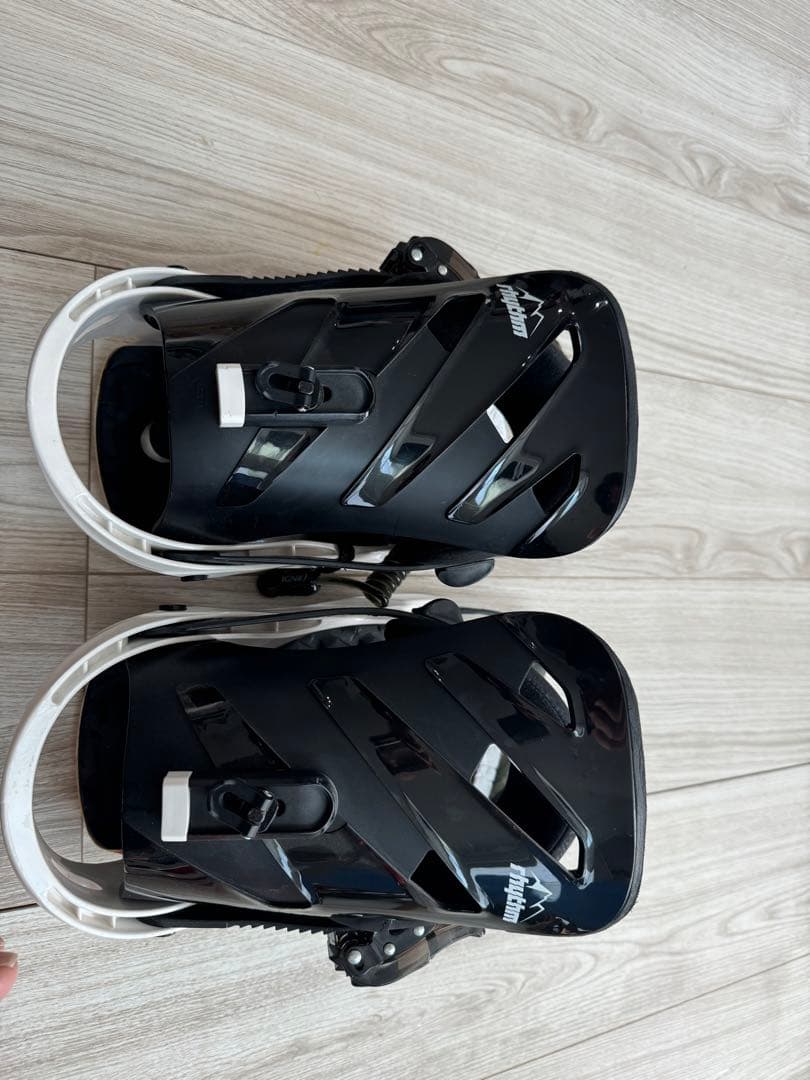 美品　SALOMON サロモン　スノーボードビンディング rhythm sサイズ