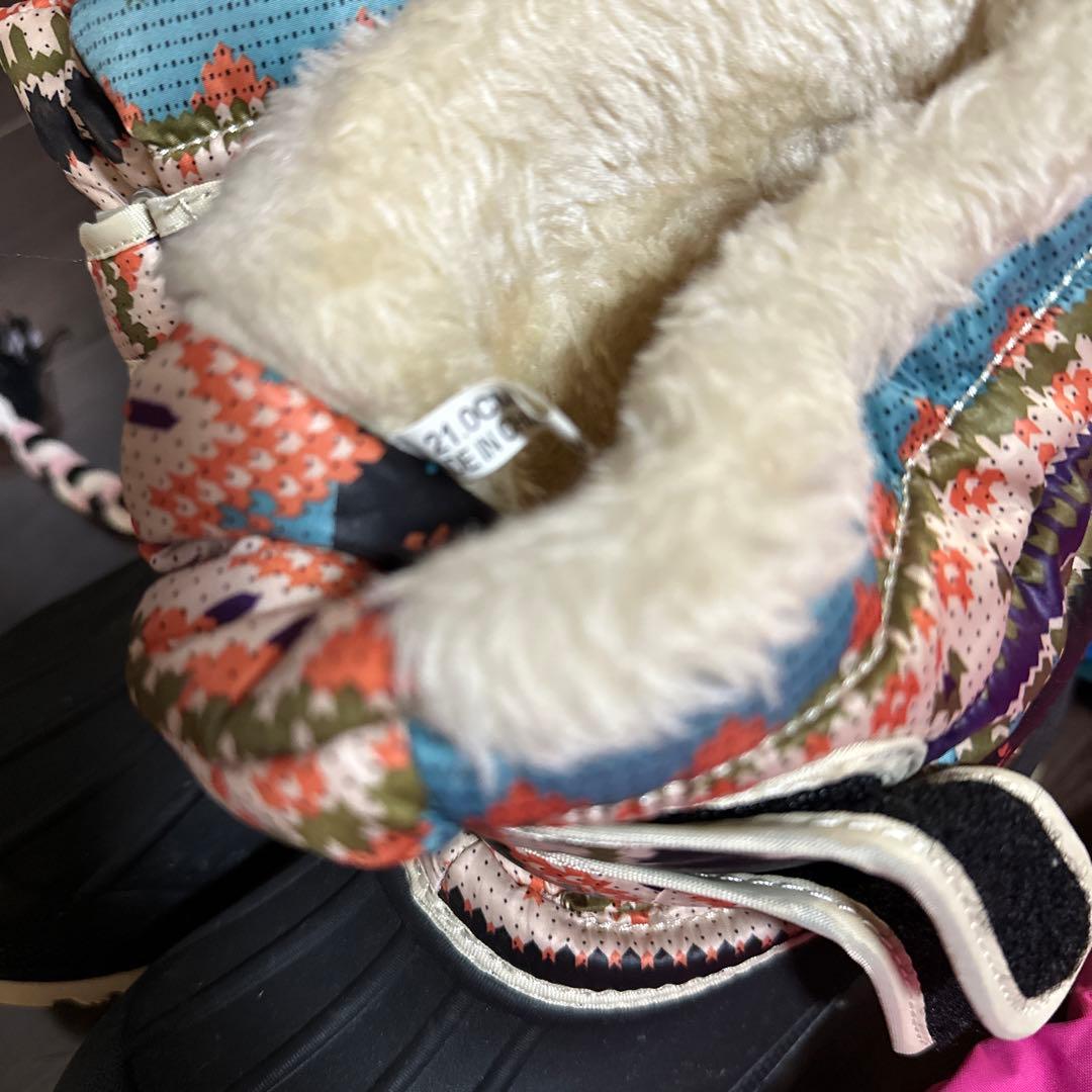 ウェアセット　スノーブーツ　手袋　ニット帽　セット