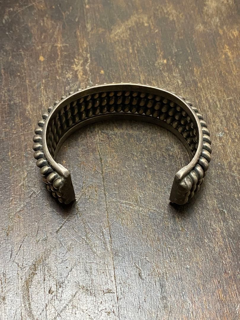 ビンテージネイティブアメリカンシルバーブレスレットデザイン カフ ナバホ