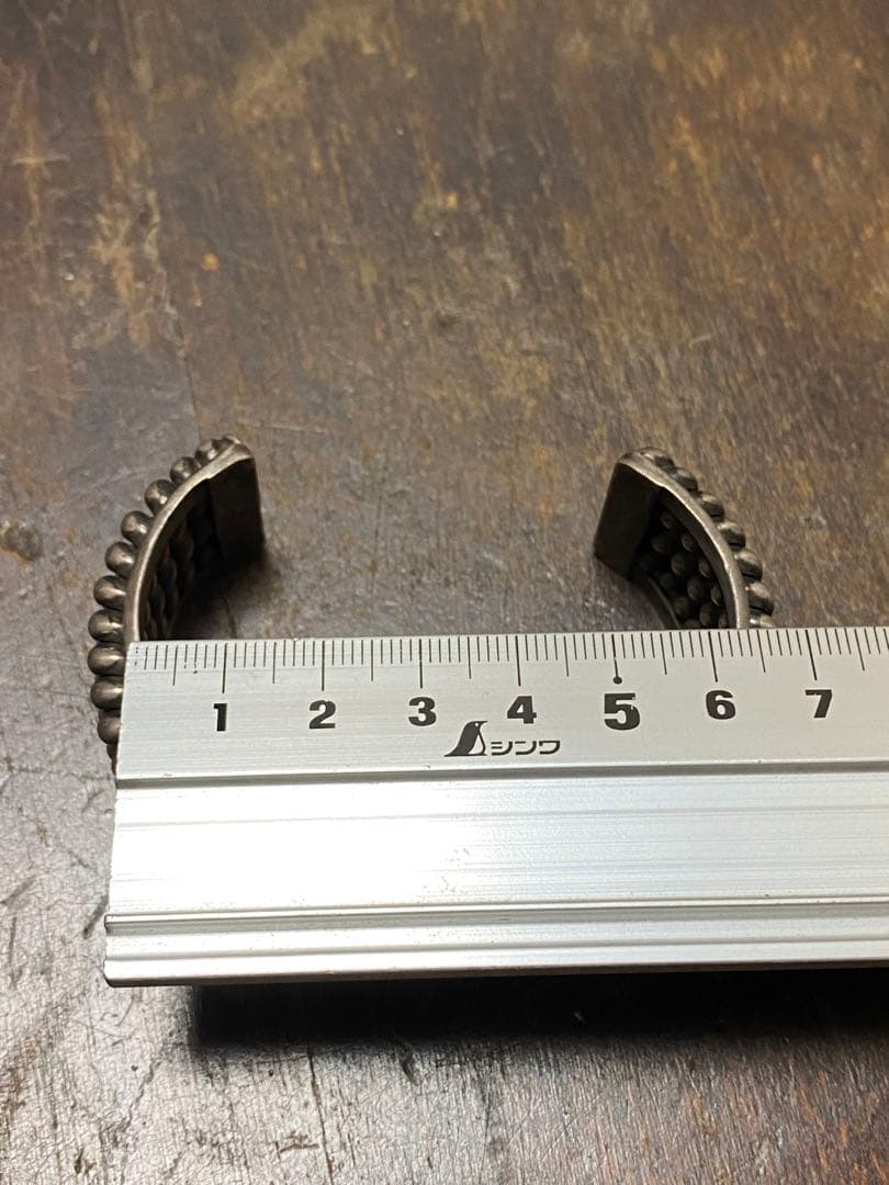 ビンテージネイティブアメリカンシルバーブレスレットデザイン カフ ナバホ