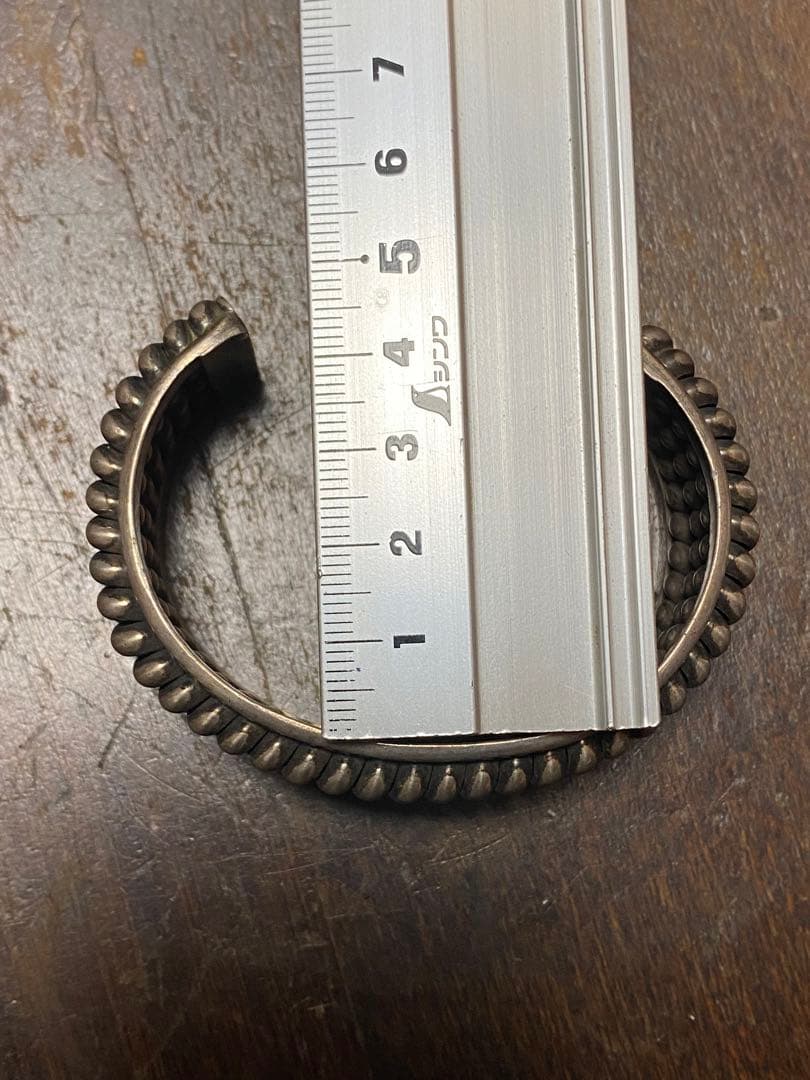 ビンテージネイティブアメリカンシルバーブレスレットデザイン カフ ナバホ
