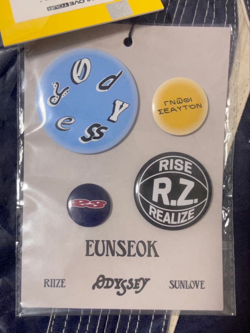 SUNLOVE RIIZE メールバッグ ウンソク 缶バッジ付き