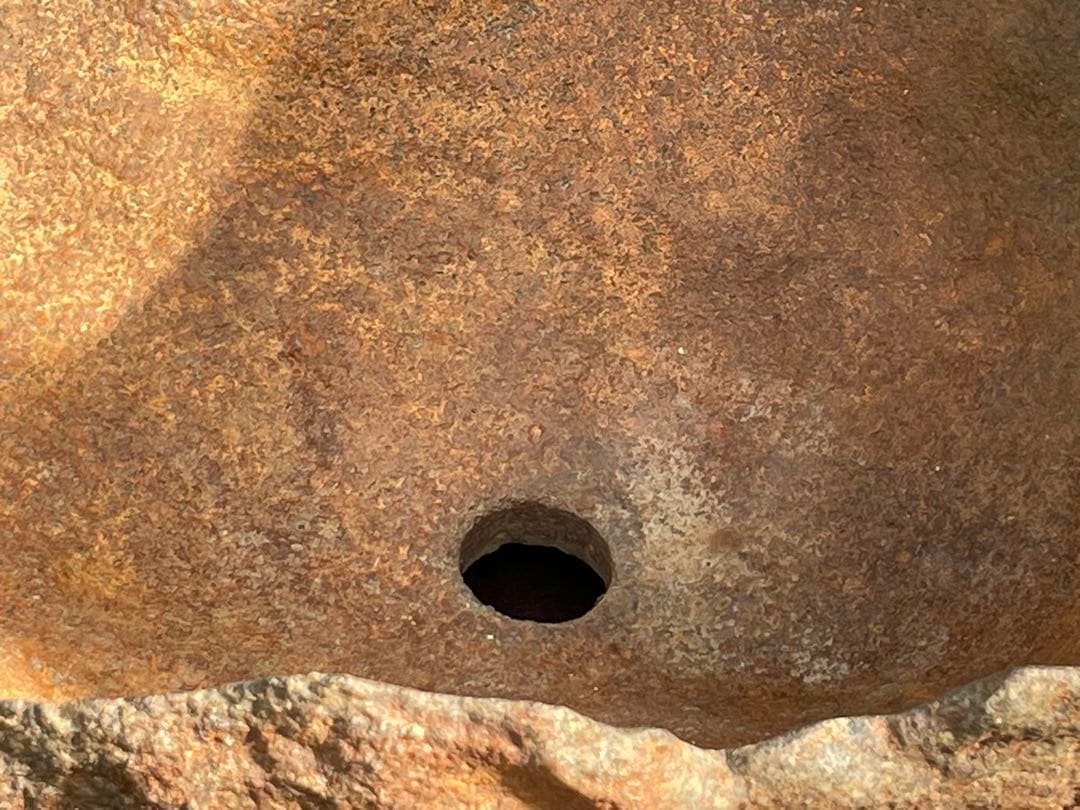 三河盆栽　鞍馬石　鉢