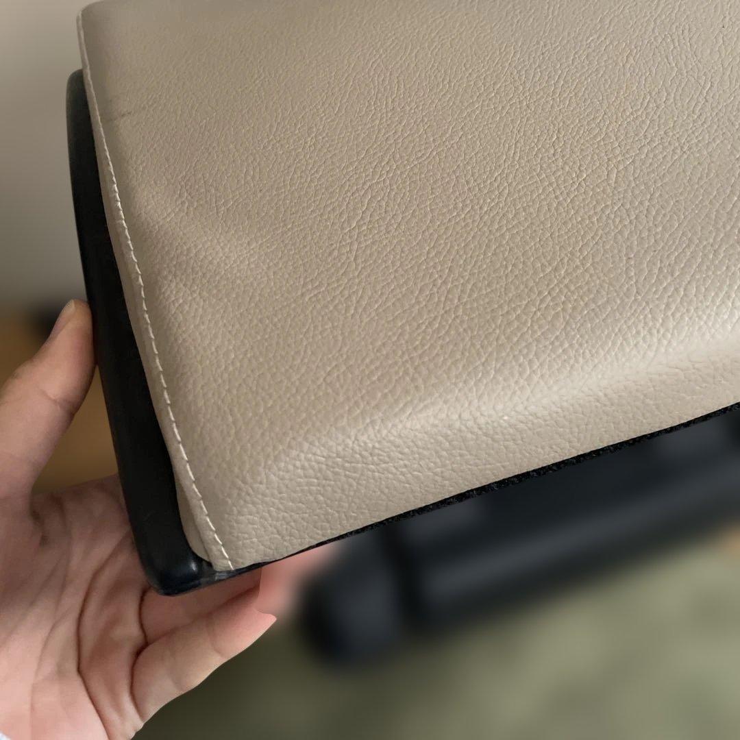 トヨタ純正　オットマン　2つ　エスクァイア、ヴォクシー、ノア