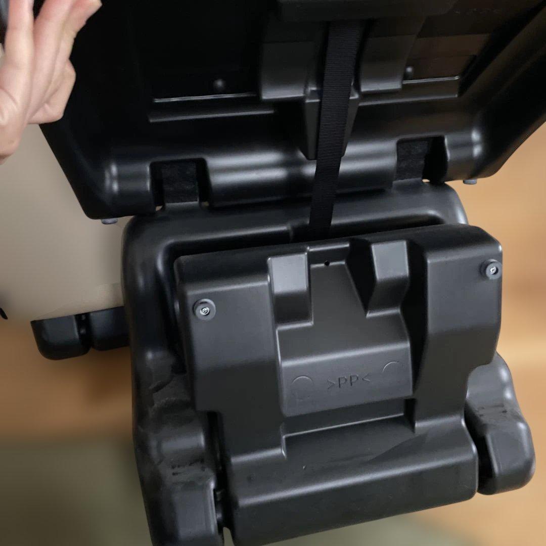 トヨタ純正　オットマン　2つ　エスクァイア、ヴォクシー、ノア