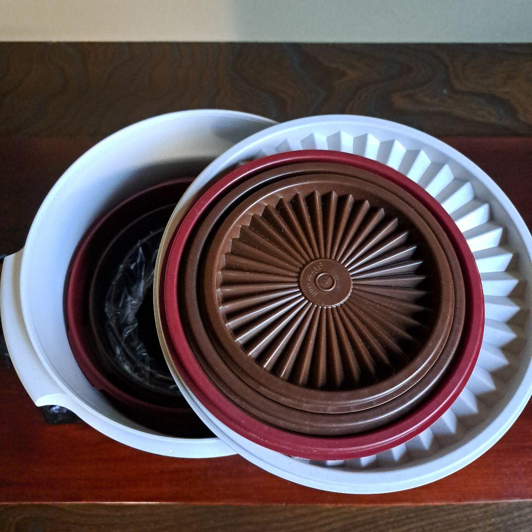 【新品/希少】Tupperwareマキシデコレータ　保存容器 4個セット