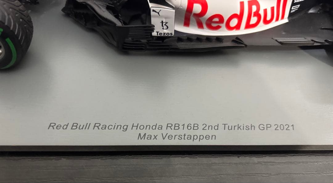 レッドブル RB16B 2021 トルコGP spark 1/18 ケース付き