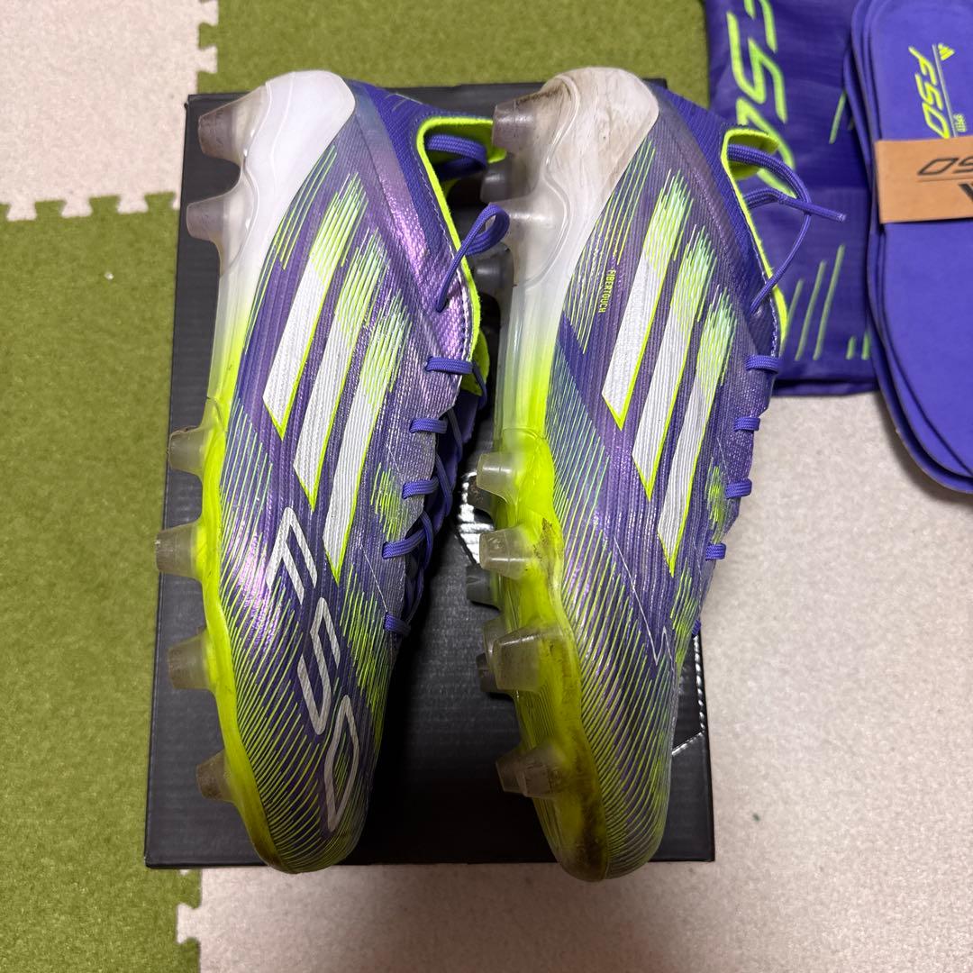 F50 ELITE /土・人工芝用 《24.5cm》