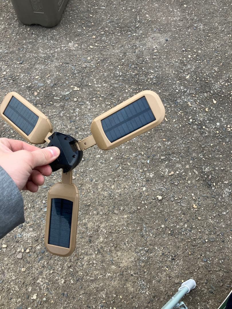 ソーラー充電式 3灯ハンディライト カーキ 2つセット