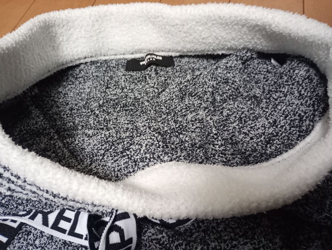 1PIU1UGUALE3 RELAX　ラインニットパーカーセットアップ