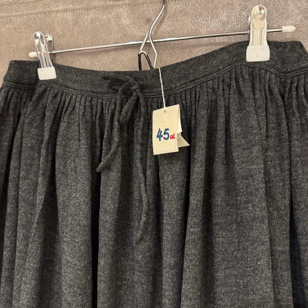 【未使用タグ付き】45R チャコールグレー ギャザースカート (サイズ0)