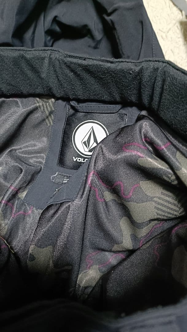 【 VOLCOM ボルコム】 スノーボードウェアパンツ ズボン ゴアテックス 黒