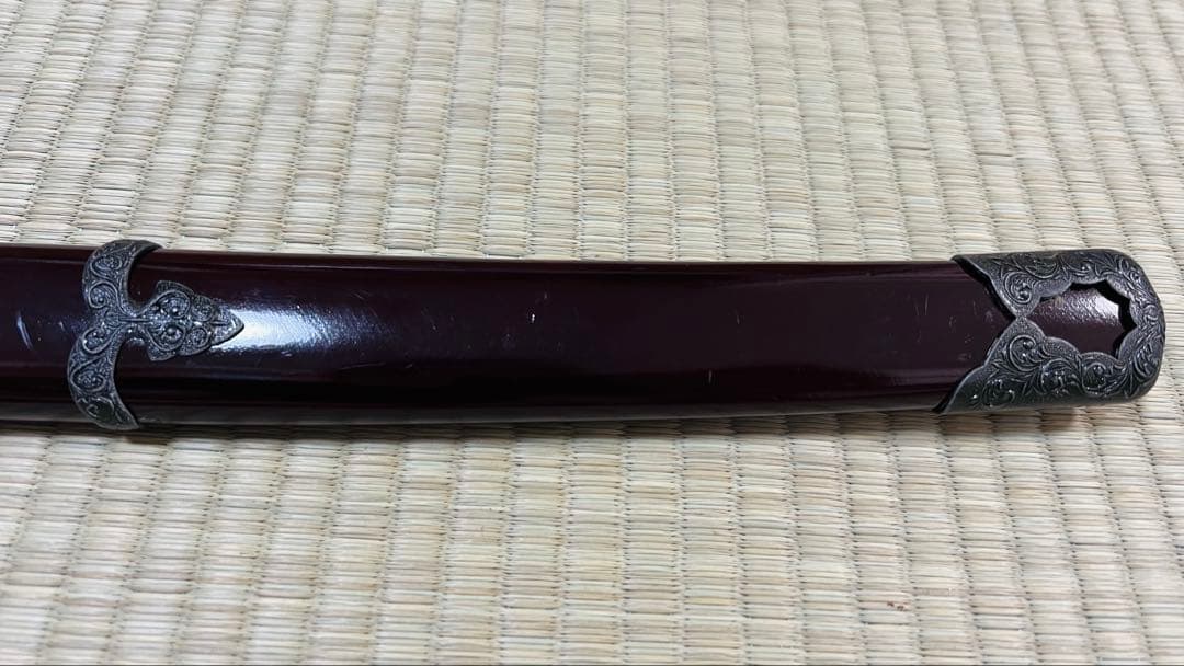 模造刀 陣太刀 源義経太刀拵え 茶呂塗り鞘 刃文直刃 龍目貫 251020-3
