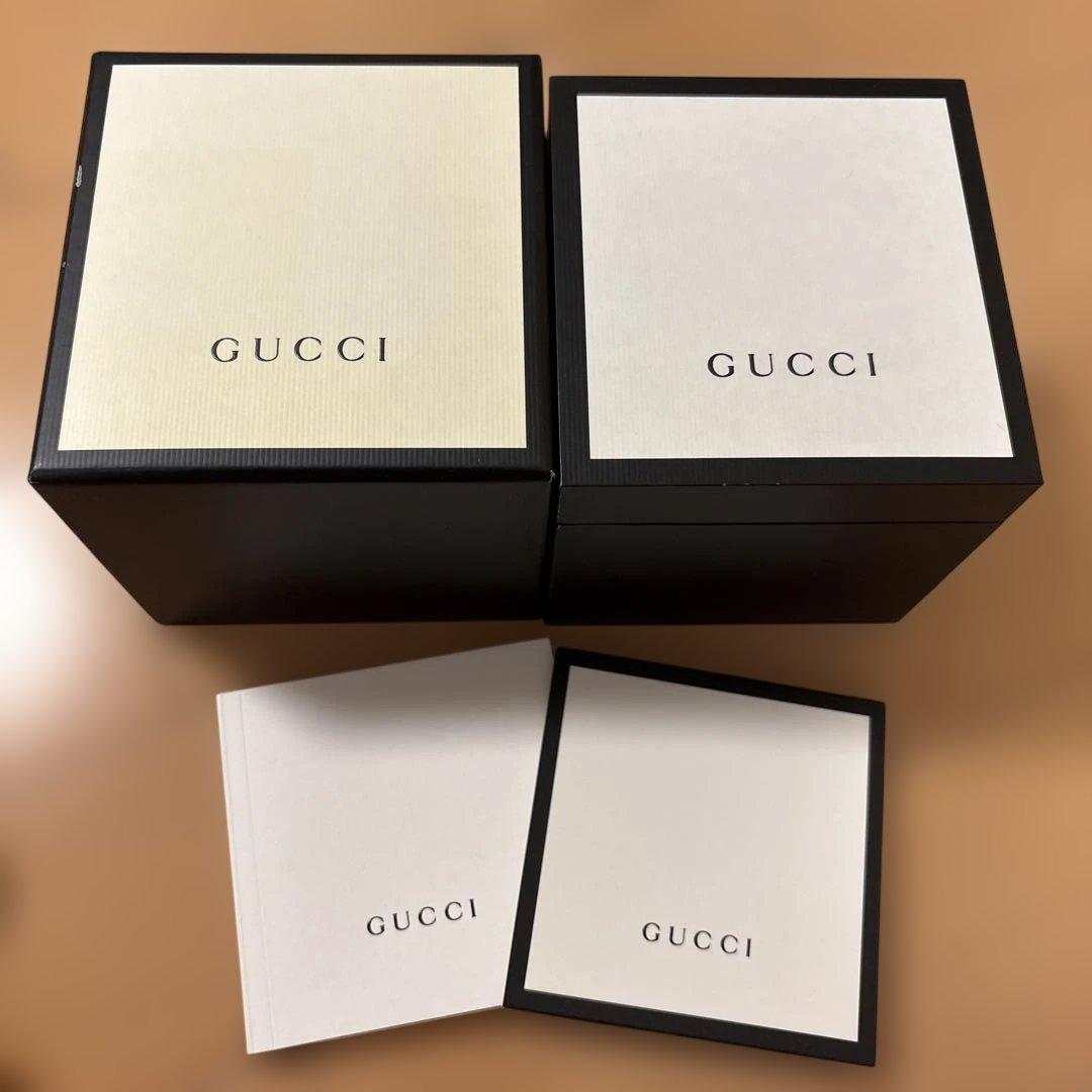 GUCCI 時計 ラバーベルト付き