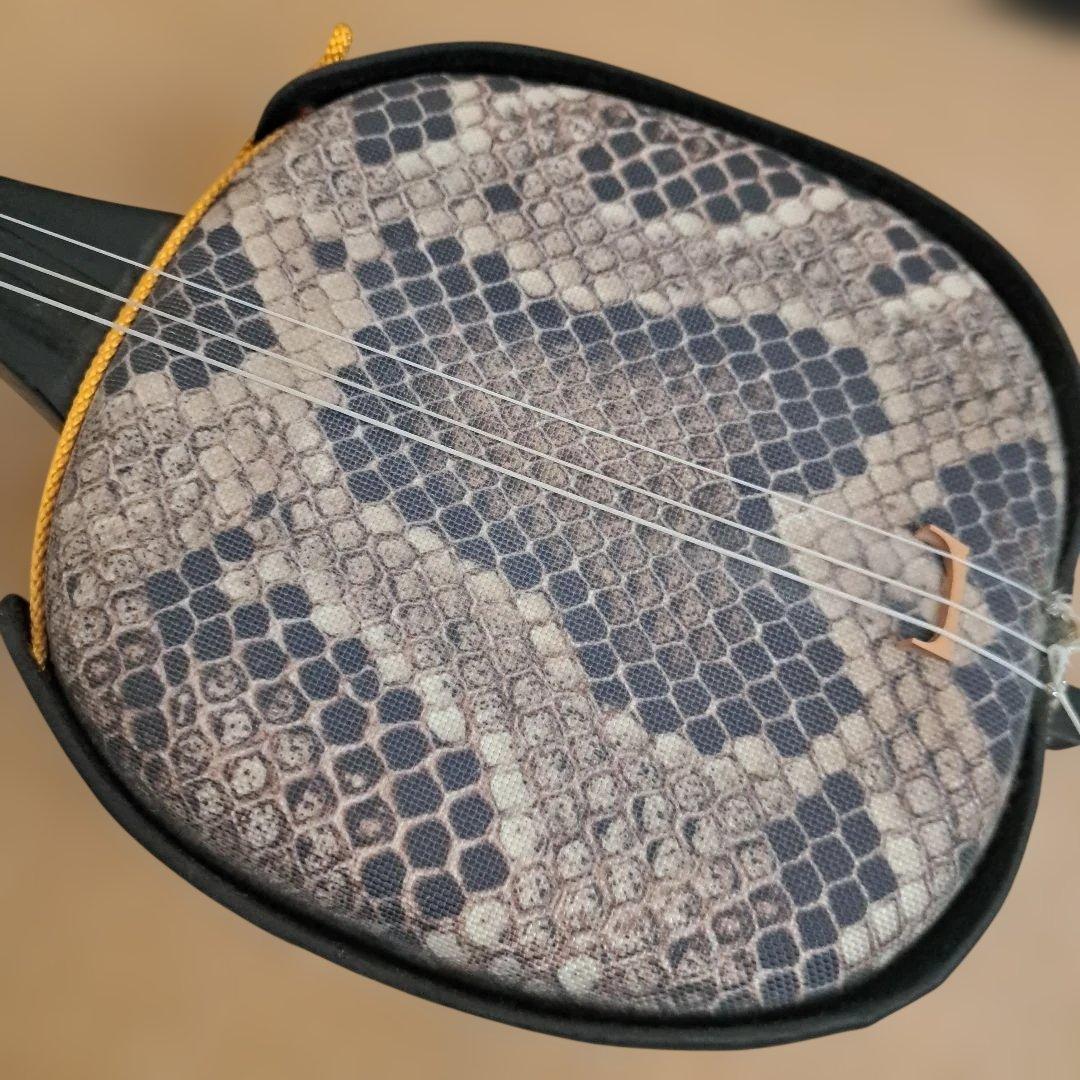 三線本体 ヘビ皮模様 黒　人工