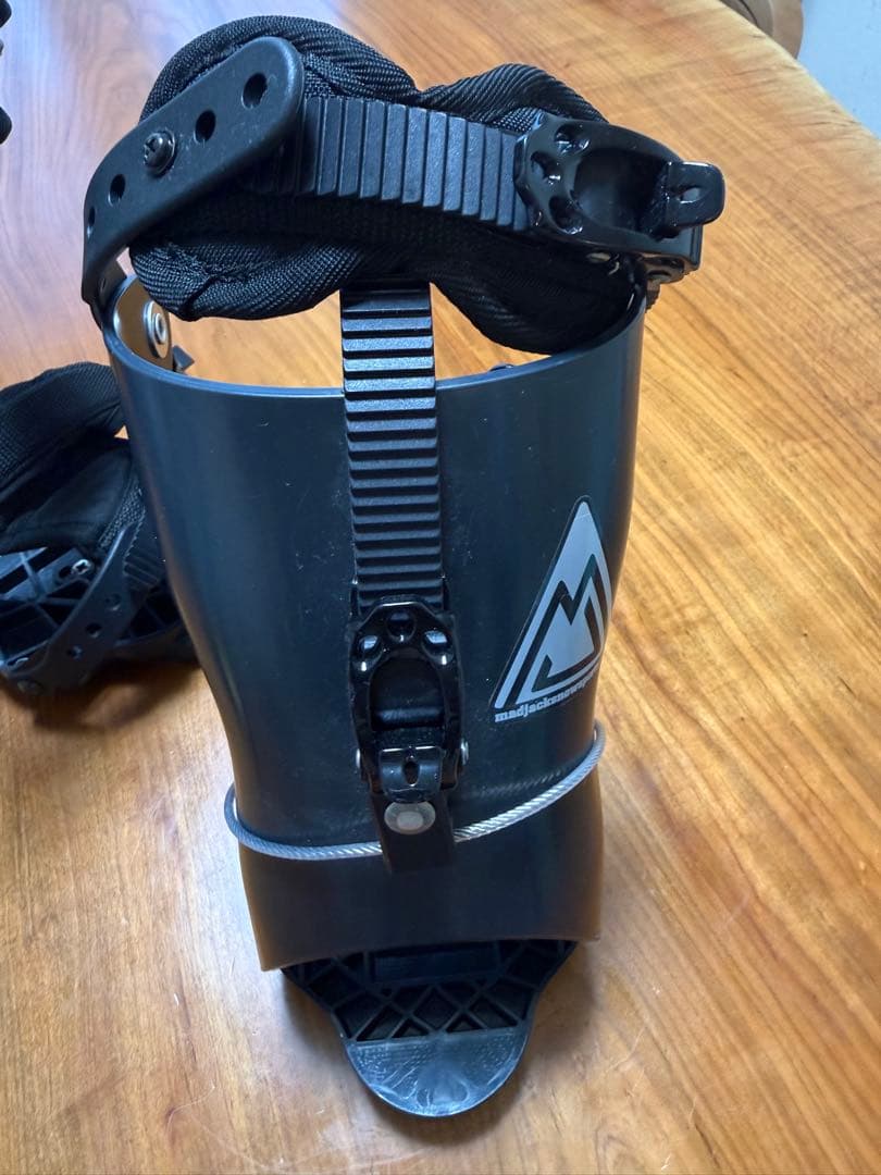 スノーボード/スキービンディング アダプターMadJacks