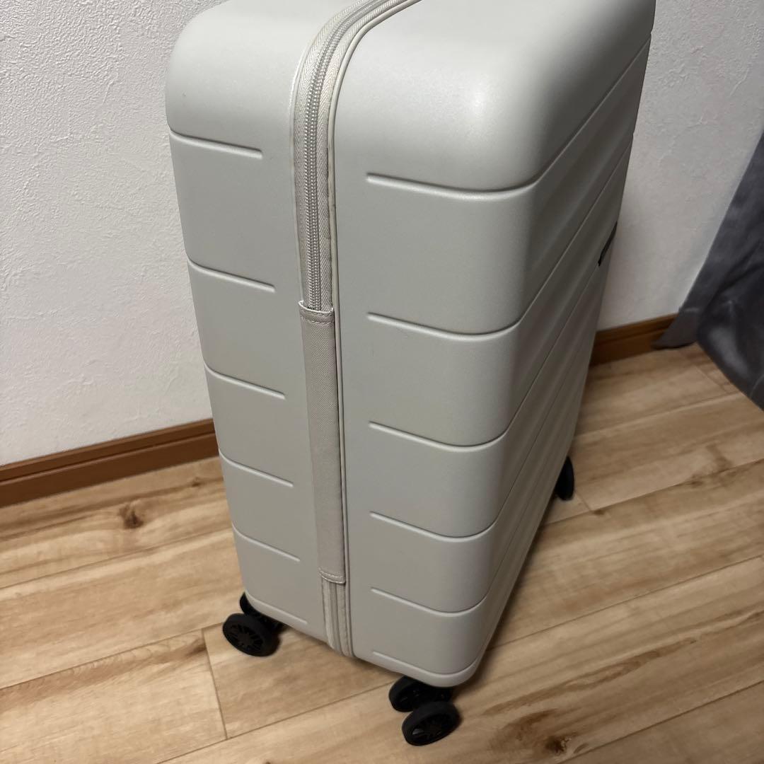 OLTIMO キャリーケース　ホワイト　約40L 未使用　最安値