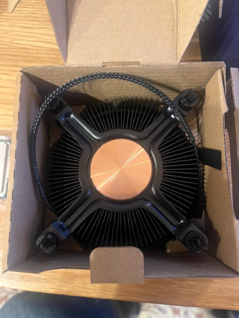 Intel Core Ultra 5 225F BOX 中古美品 短期間使用のみ