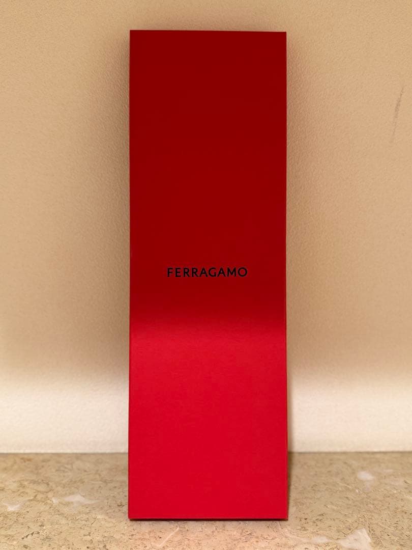 rikam✴︎新品　フェラガモ スカーフ　箱付