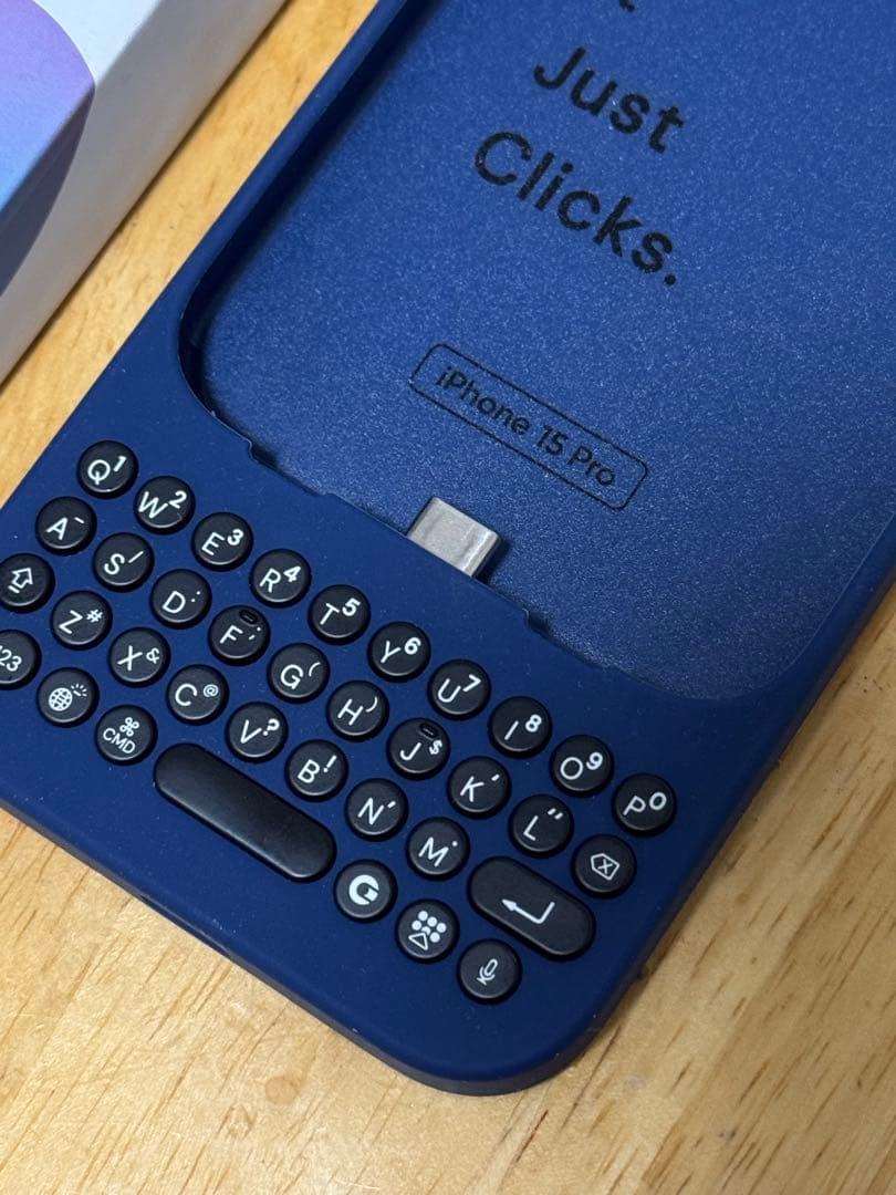 Clicks Keyboard iPhone 15 proケース/ネイビー