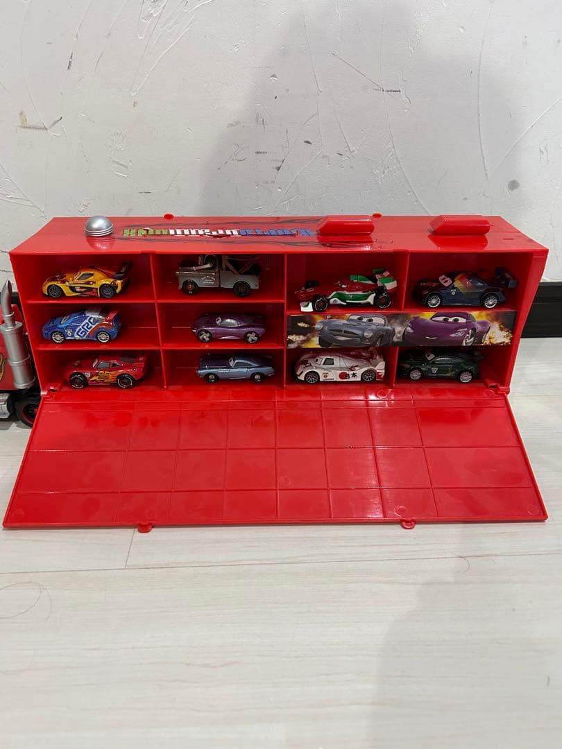 マックトレーラー＆カーズ ミニカー10台セット ディズニーストア限定