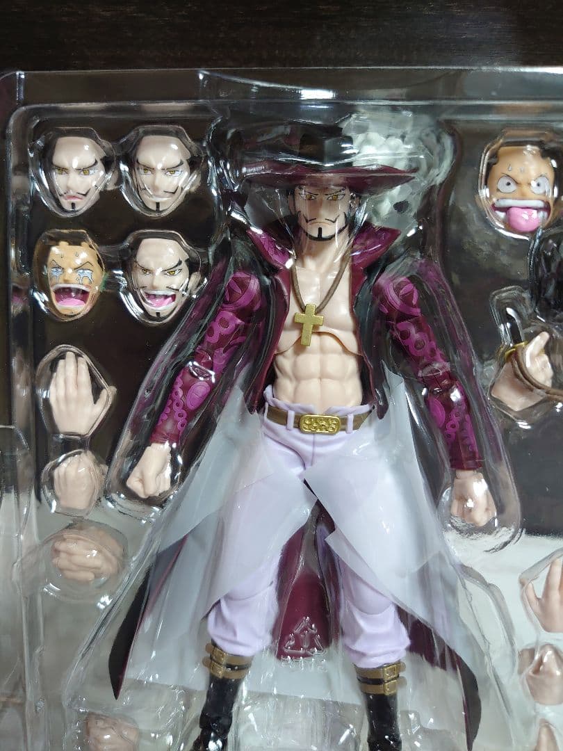 S.H.Figuarts ジュラキュール・ミホーク 鷹の目 ワンピースフィギュア