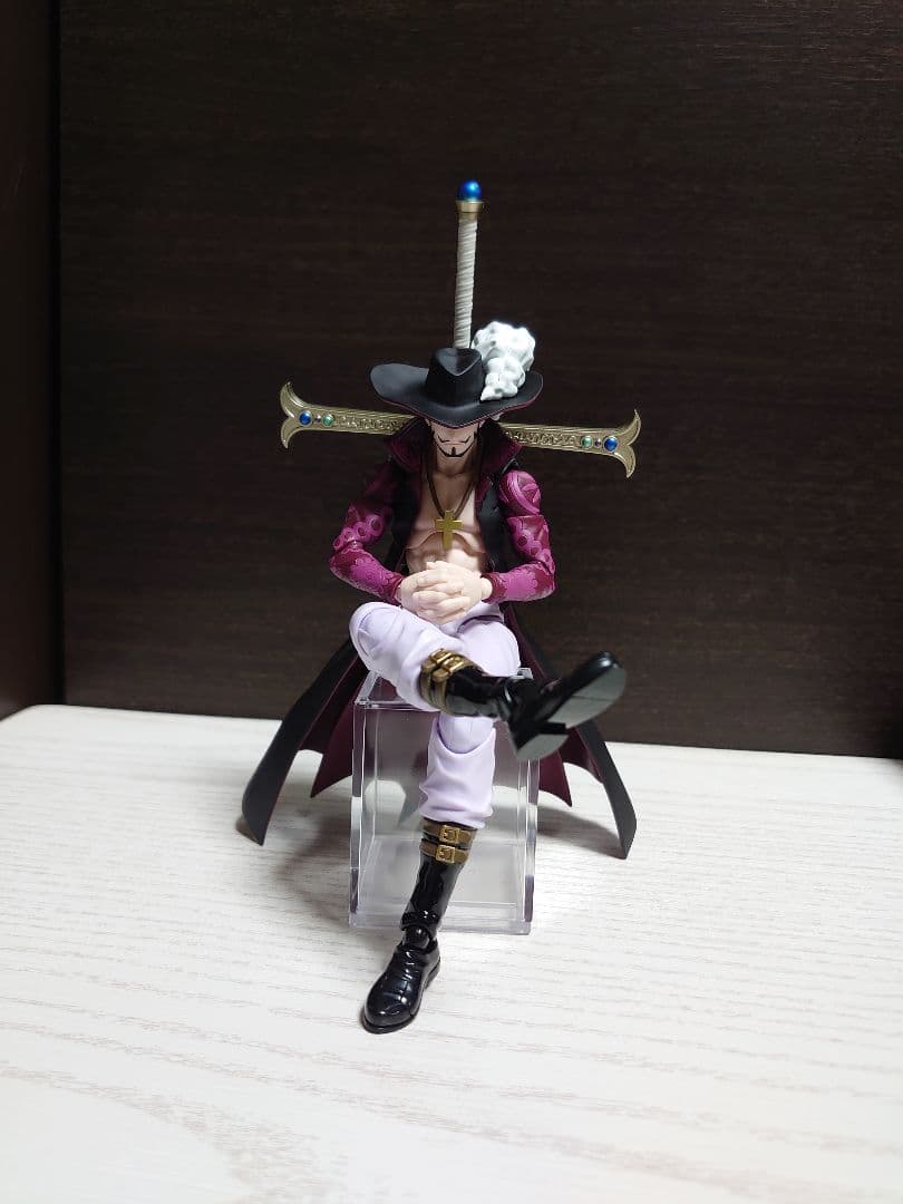 S.H.Figuarts ジュラキュール・ミホーク 鷹の目 ワンピースフィギュア