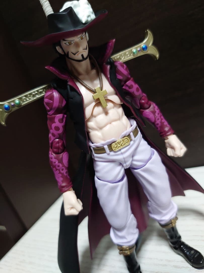 S.H.Figuarts ジュラキュール・ミホーク 鷹の目 ワンピースフィギュア