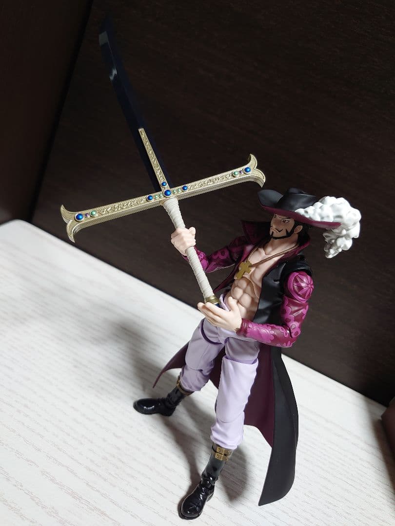 S.H.Figuarts ジュラキュール・ミホーク 鷹の目 ワンピースフィギュア