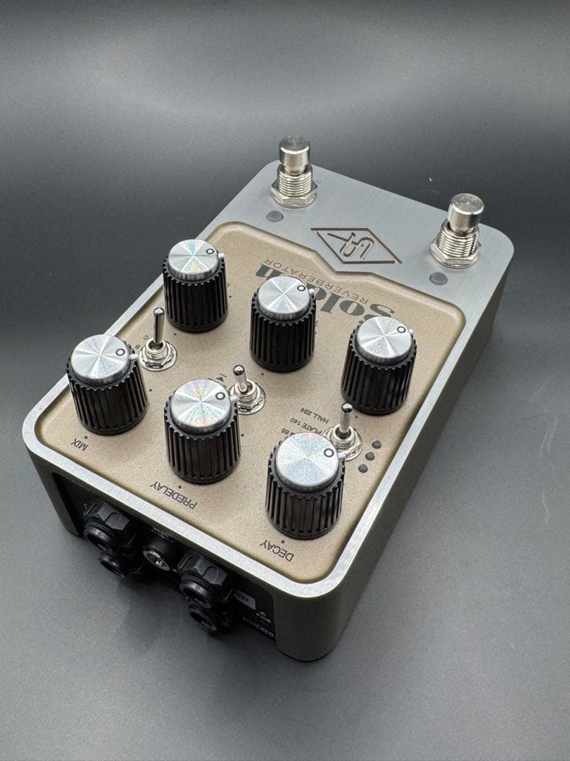 UAFX Golden Reverberator エフェクター