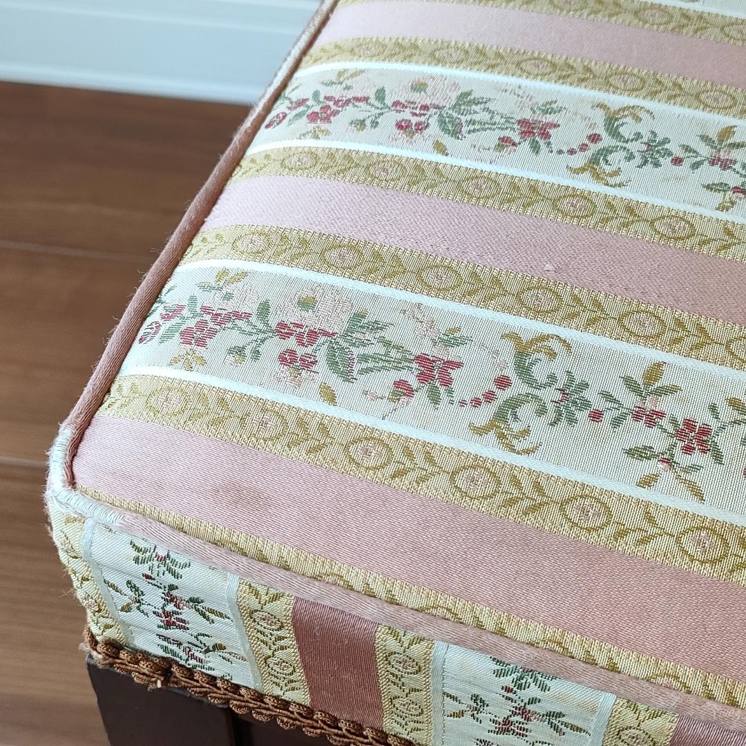 メープル不二屋 スツール オットマン ロココ調ファブリック - メルカリ