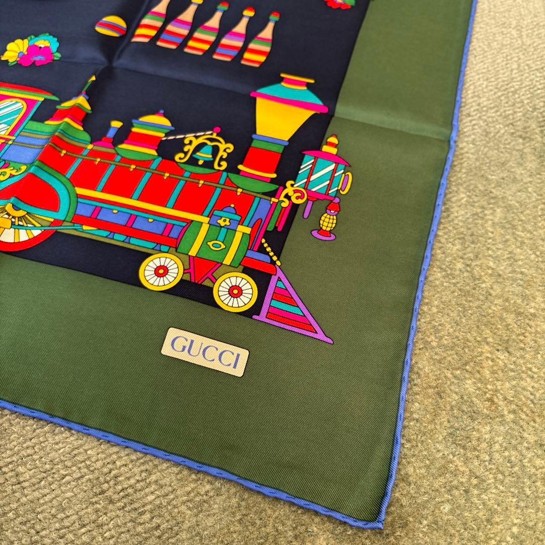 BIG MOG様専用です！ GUCCI シルクスカーフ 《Circusサーカス