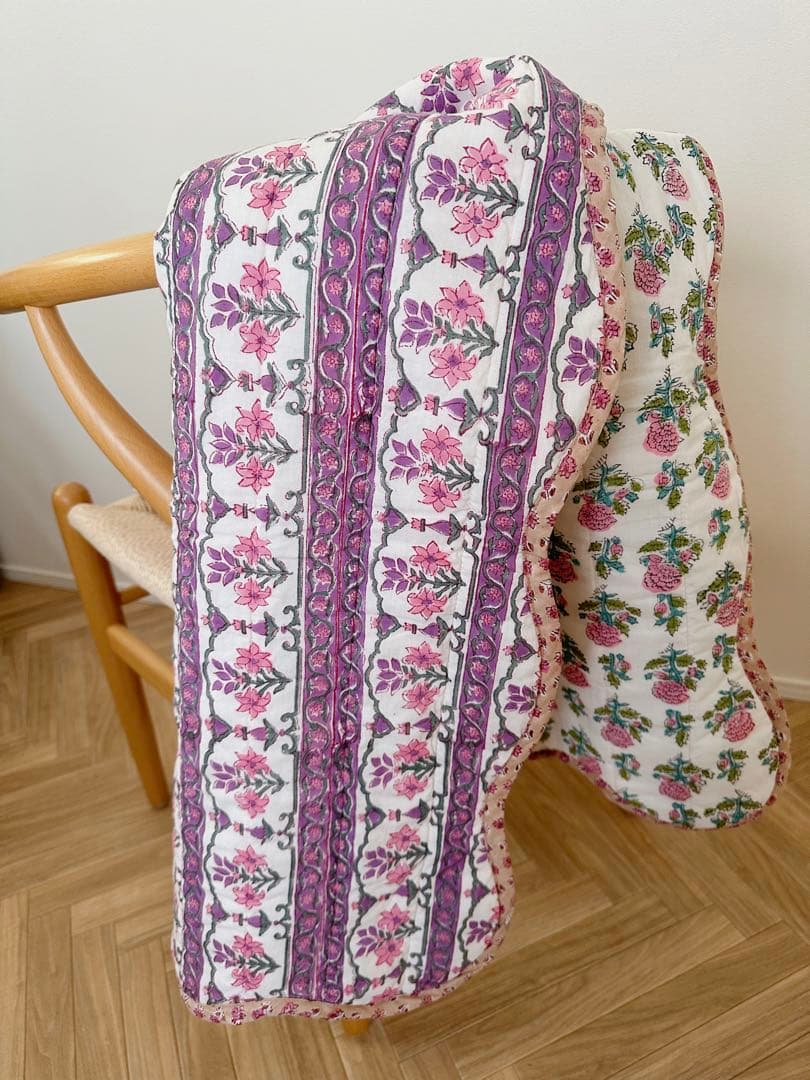 ブロックプリント うねうねキルトブランケット ホワイトピンク