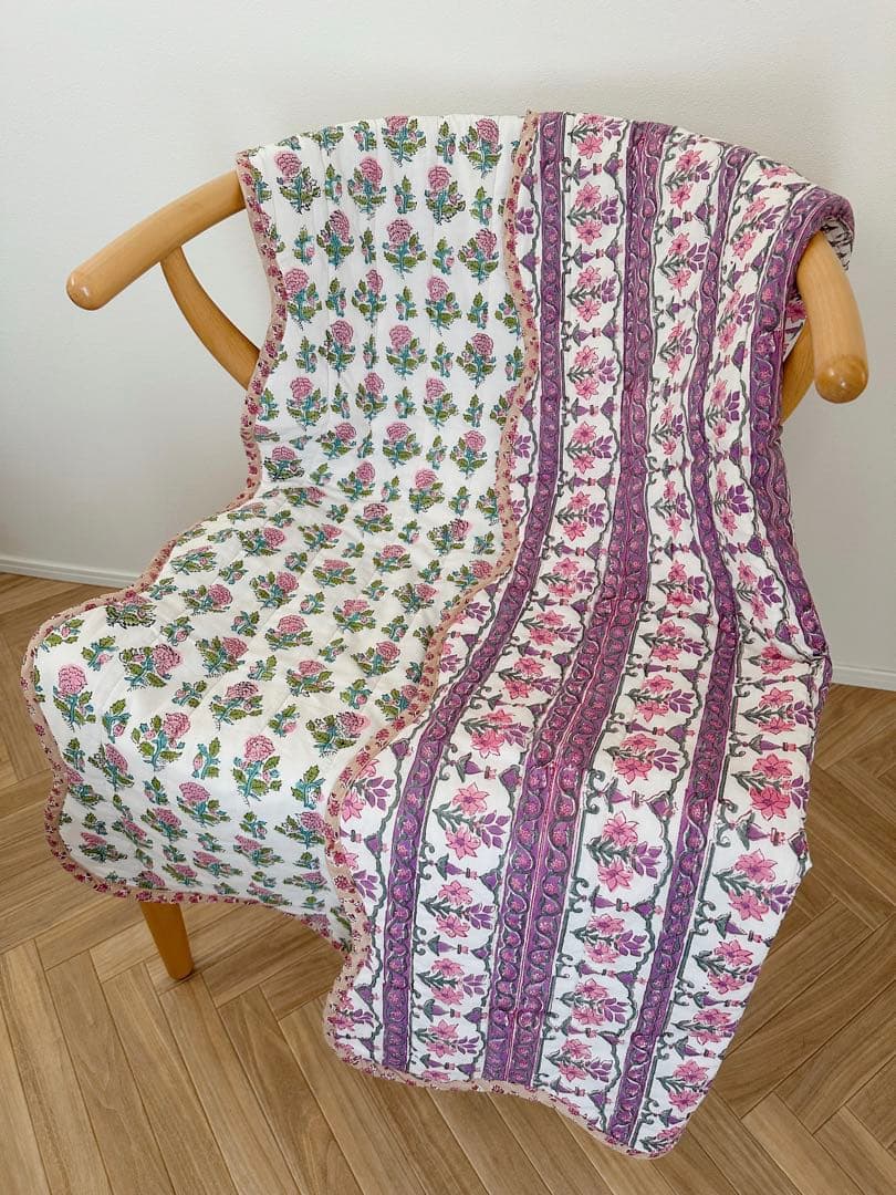 ブロックプリント うねうねキルトブランケット ホワイトピンク