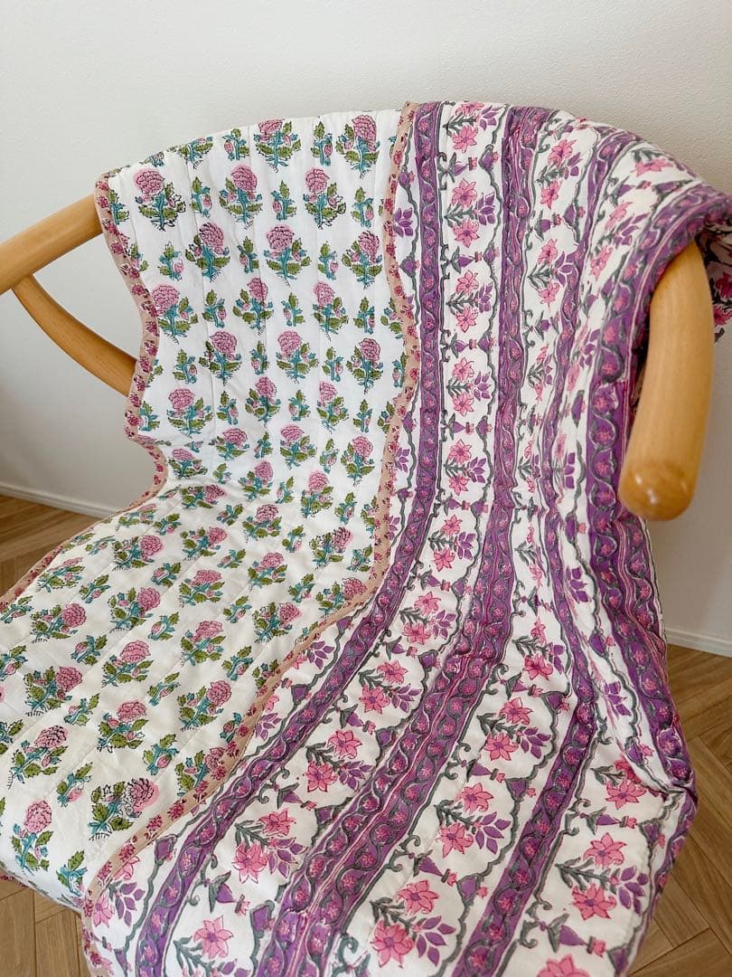 ブロックプリント うねうねキルトブランケット ホワイトピンク