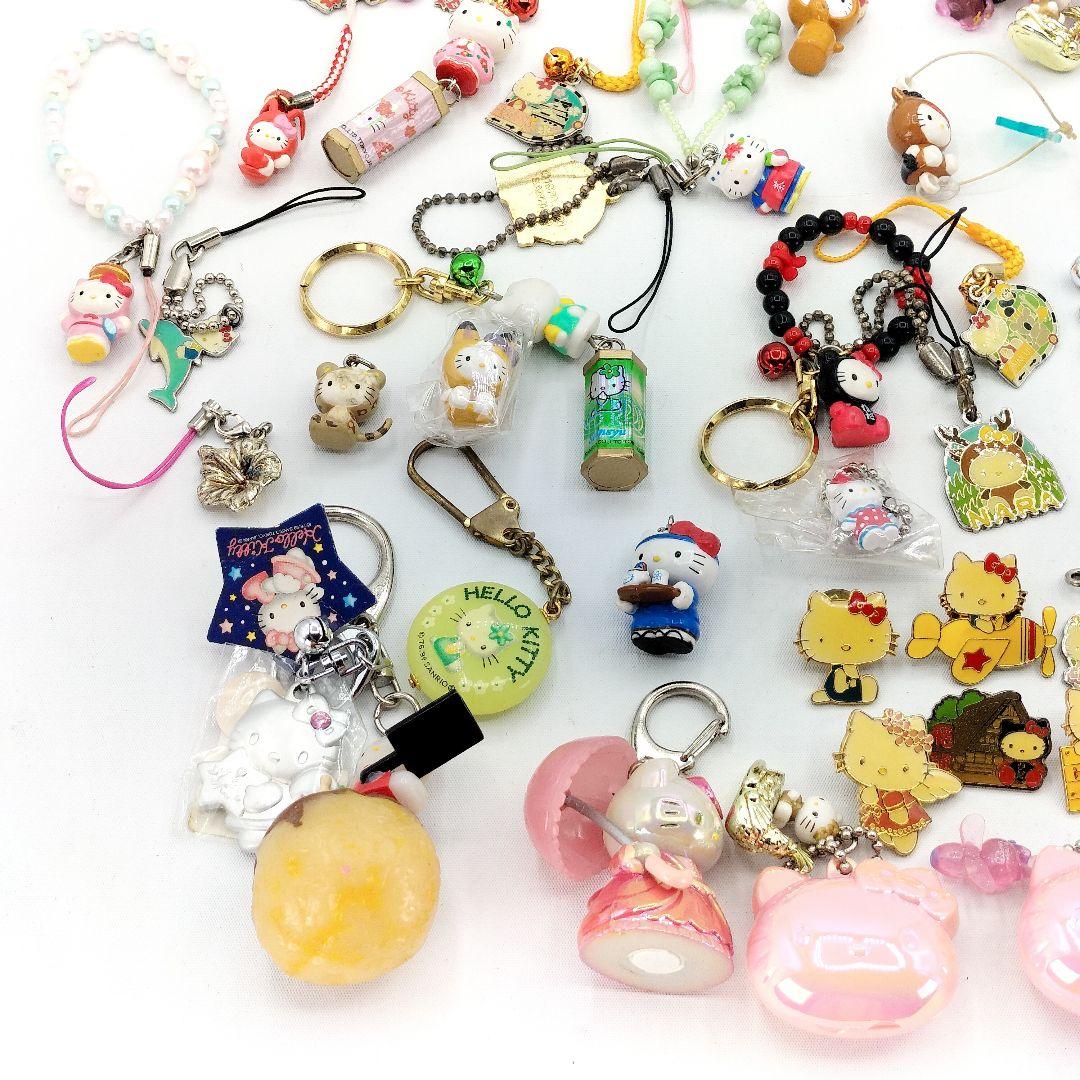 ご当地キティ ストラップ キーホルダー ピンバッジ 等 まとめ売り 大量